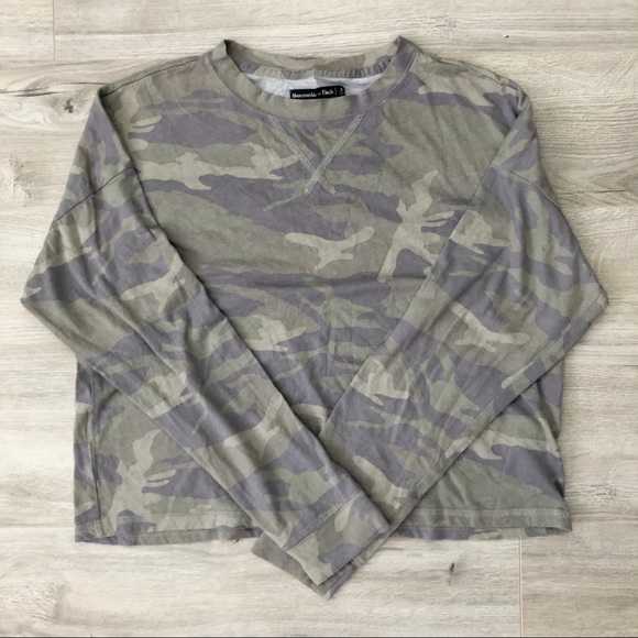 A&F Camo Top - Picture 1 of 2
